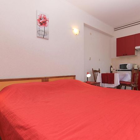 Family Friendly Apartments With A Swimming Pool Baska Voda, Makarska - 12442 Kamer foto
