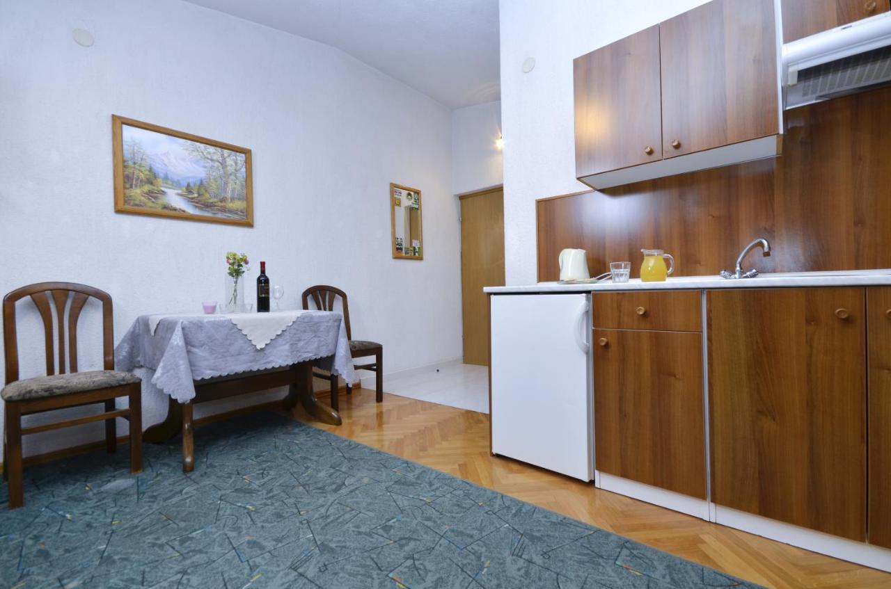 Family Friendly Apartments With A Swimming Pool Baska Voda, Makarska - 12442 Buitenkant foto