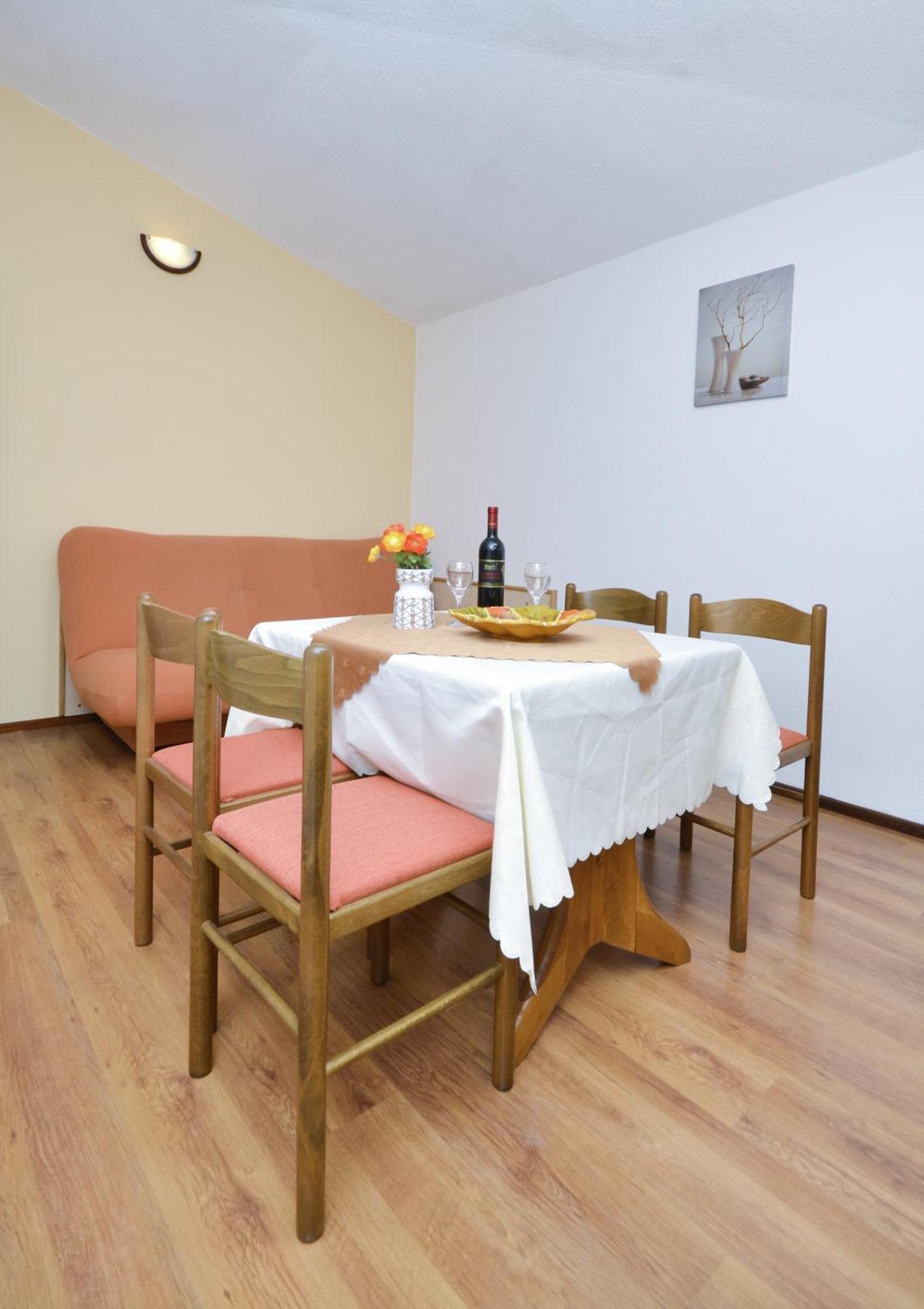 Family Friendly Apartments With A Swimming Pool Baska Voda, Makarska - 12442 Kamer foto